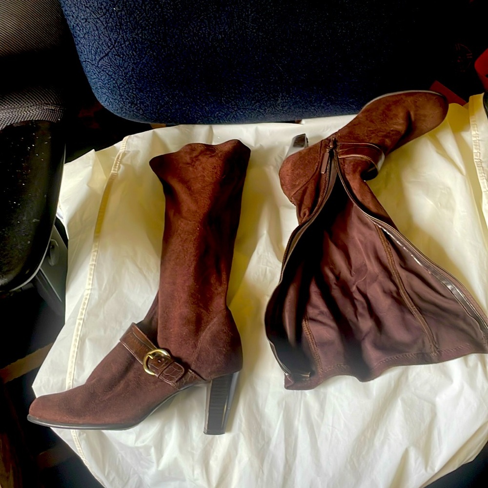 Women’s Brown Suede Dress Boots 3 1/2” Heels. EUC
